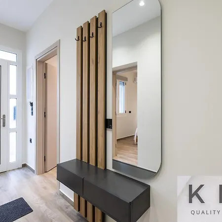 Apartment Corner Near Deboset Bridge *